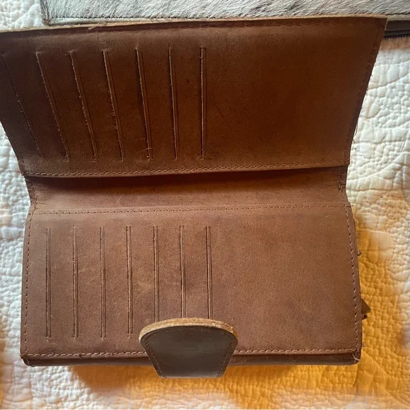 STS Ranchwear Rustic Brown Leather Wallet - Picture 3 of 4